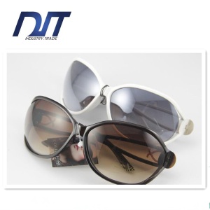 2016 Hot Sale Fashion Sunglasses for Ladies Polarized Sunglasses